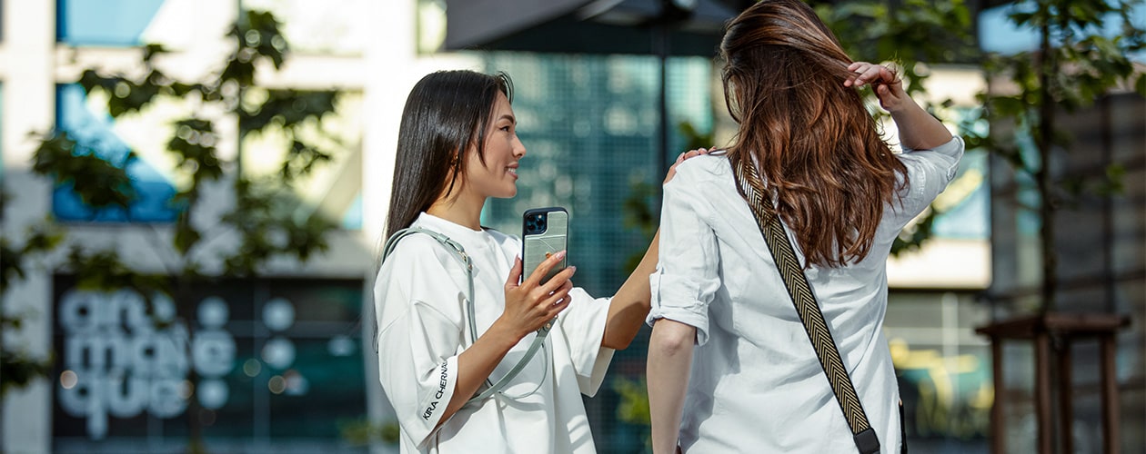 Experience London Style with our Crossbody Phone Case Bags