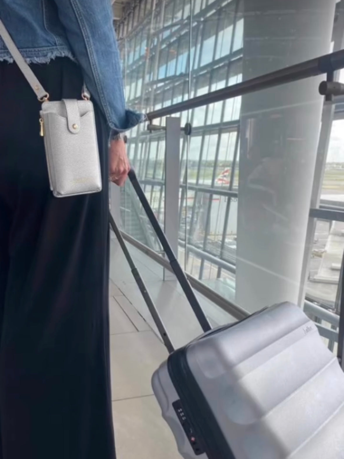 August holiday planned? Traveling Light with Your Phone: Essential Tips for a Hassle-Free Journey