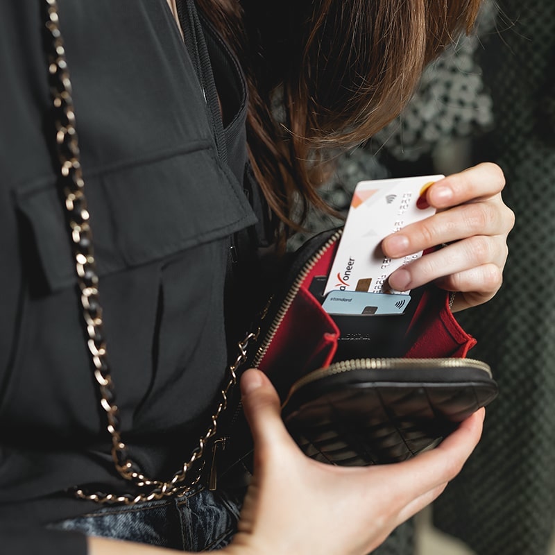 Aster Quilted Phone Bag Leather Black